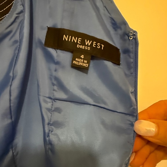 VGC NINE WEST SIZE 4 FIT 'N FLARE DRESS - Picture 3 of 5